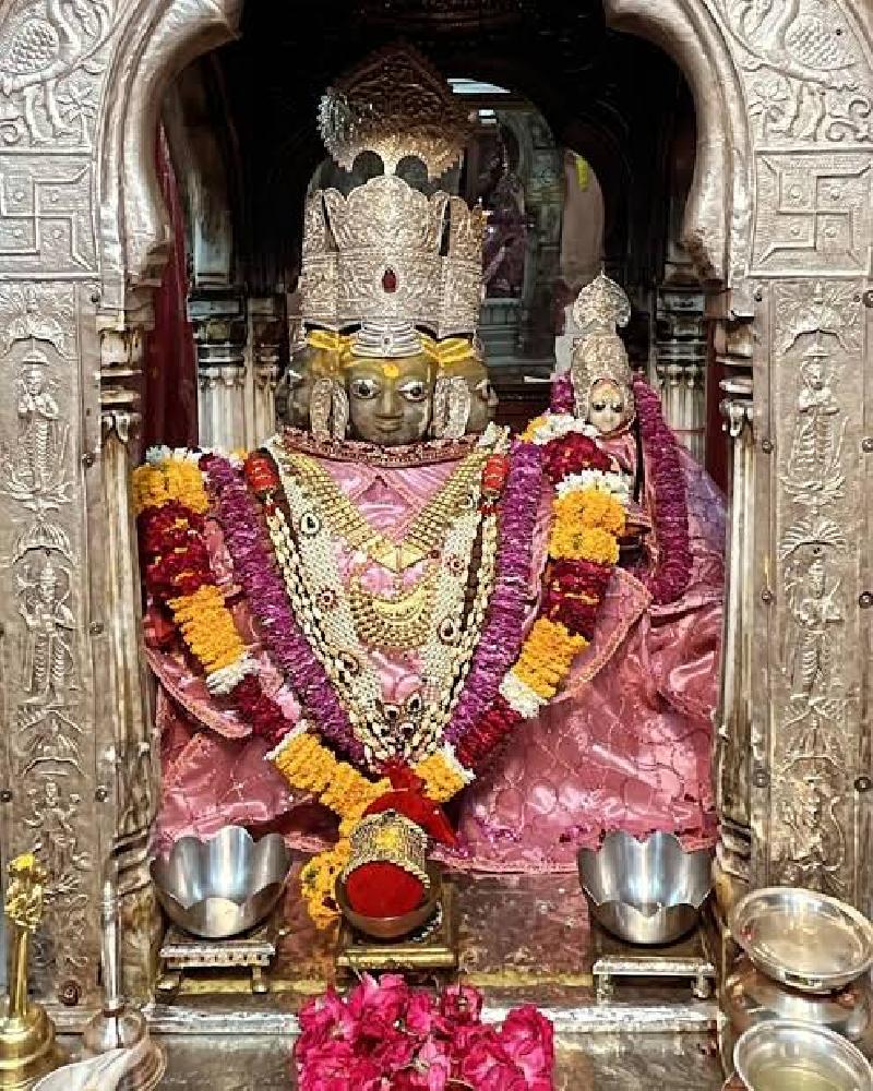 आज के दर्शन: