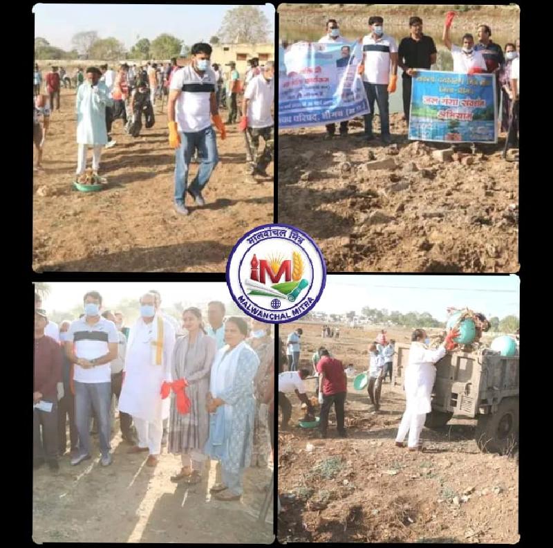 नीमच में ‘जल गंगा संवर्धन अभियान’ को मिली गति, ग्वालटोली तालाब पर जनप्रतिनिधियों और अधिकारियों ने किया श्रमदान